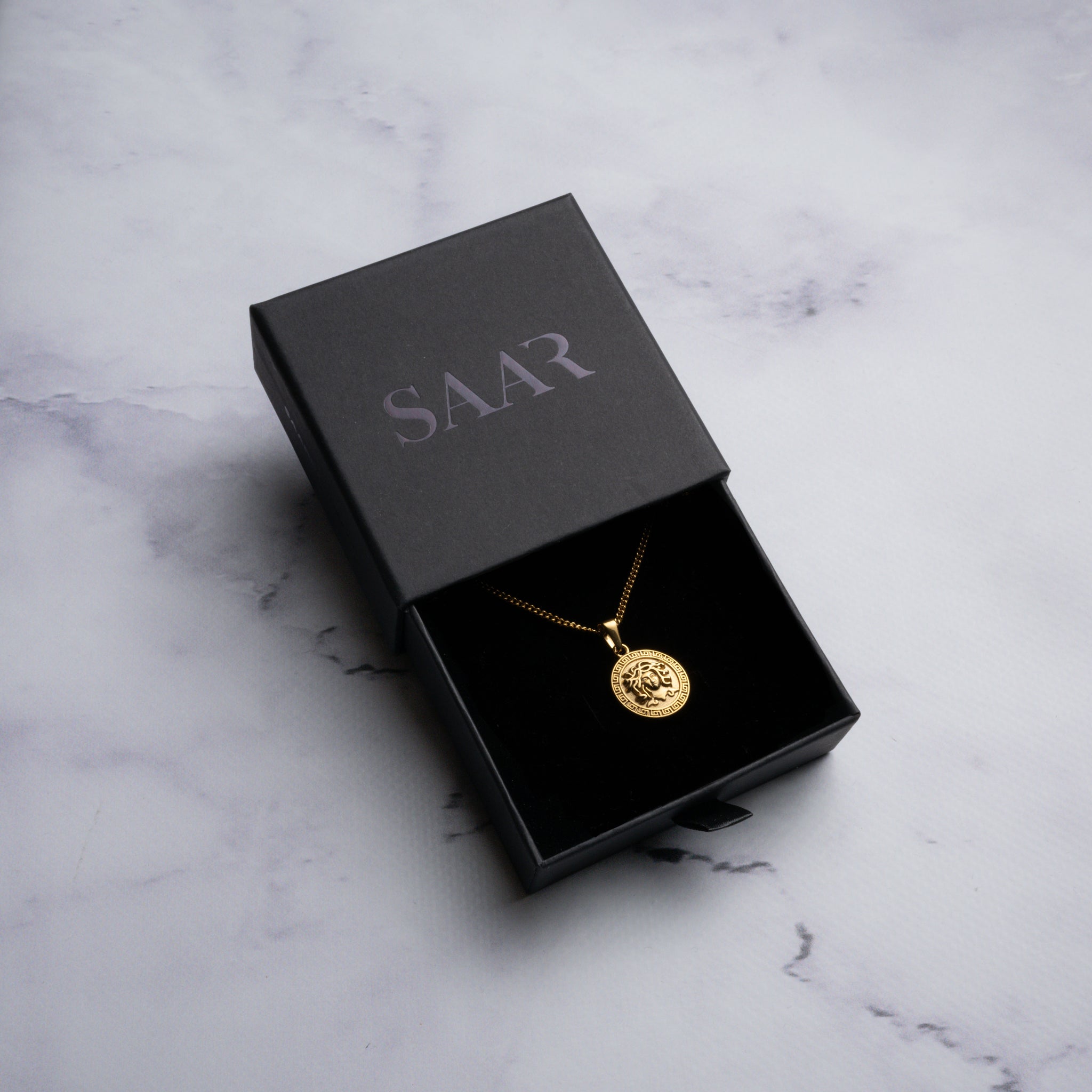 18K Gold Medusa Head Pendant and Chain for Men