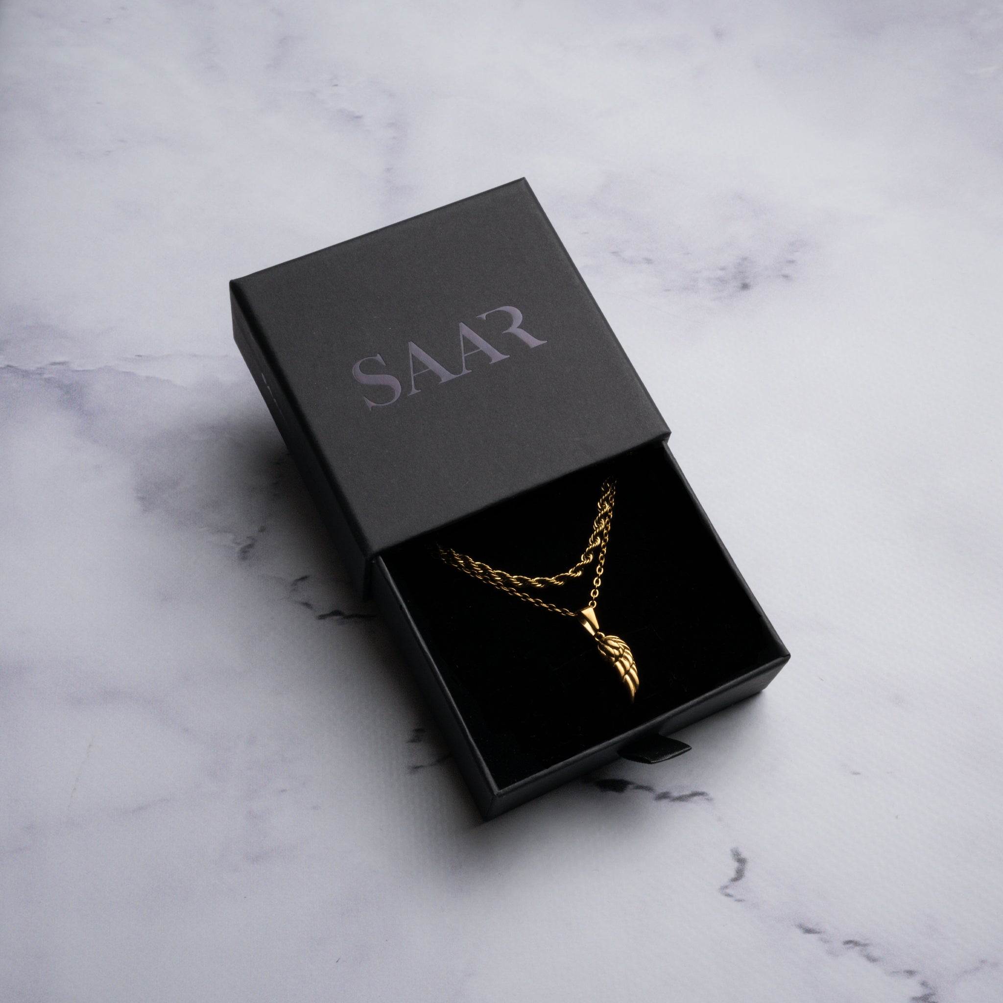 18K Gold Plated Angel Wing Pendant and Diamond Cut Rope Chain Set