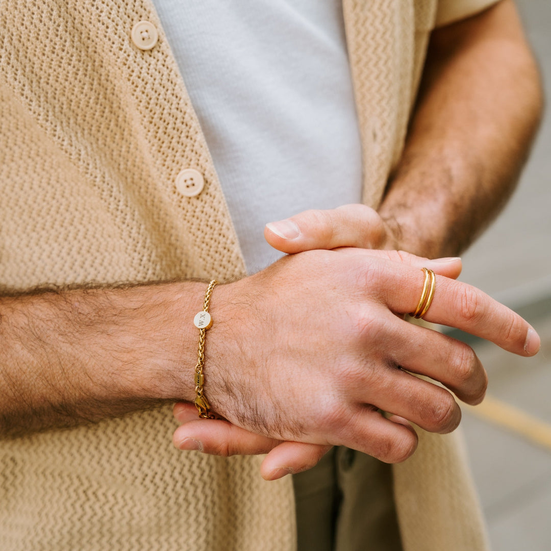 2 18 K Gold thin band ring